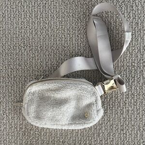 Lululemon Sherpa Belt Bag